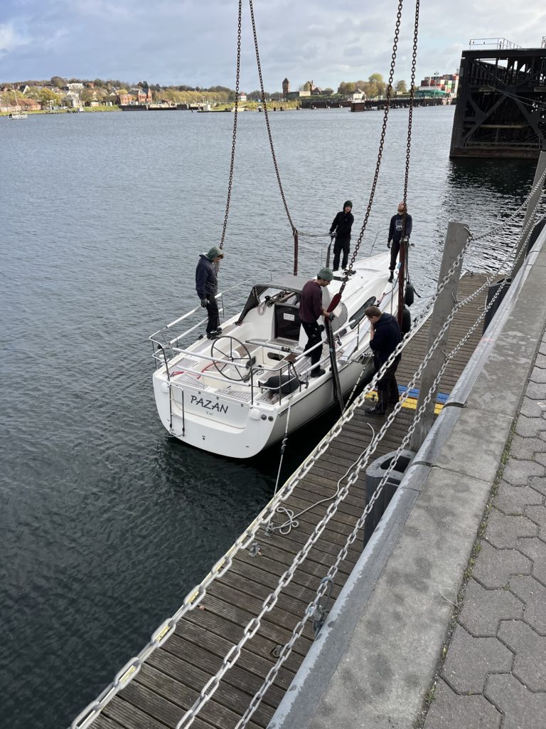 Die Crew des Bootskrans
